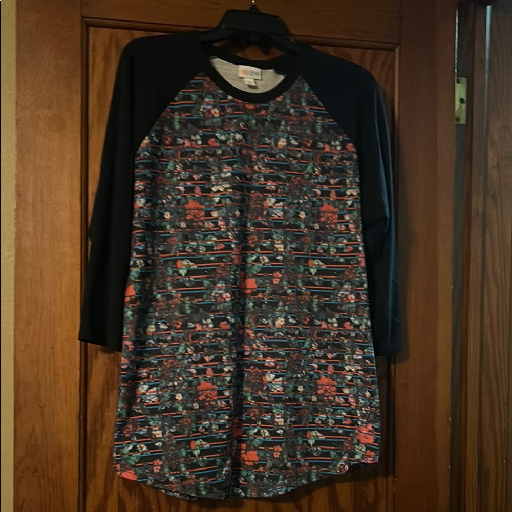 LuLaRoe Black and Red Raglan T-Shirt with Graphic Design